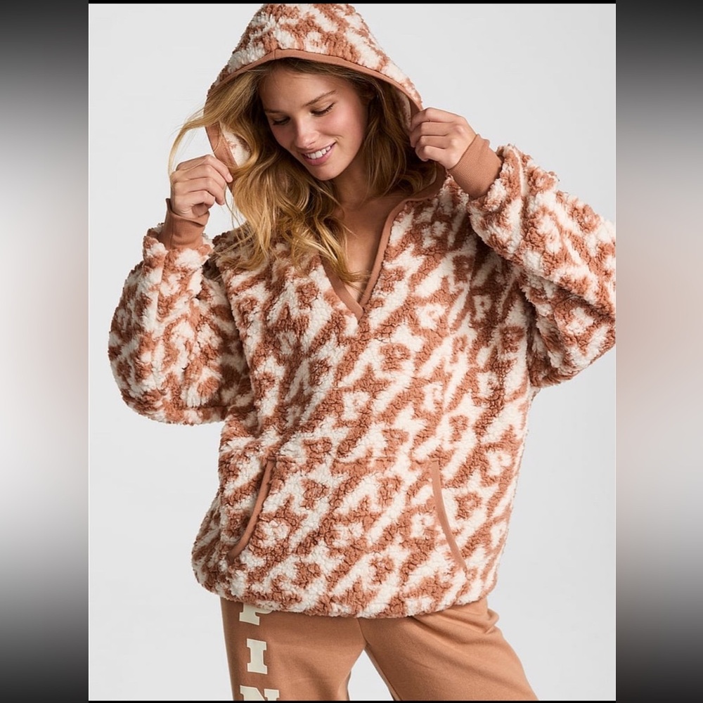 VS PINK Fleece Sherpa Pullover